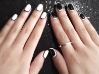 Маникюр-рамка: модный тренд для самых оригинальных